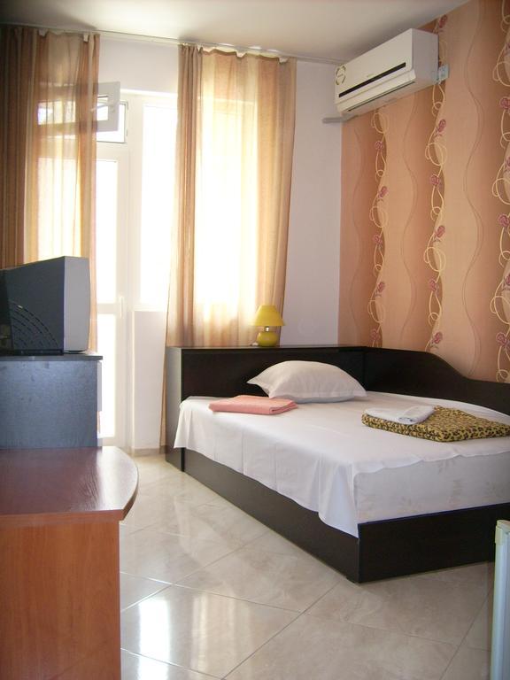 Hotel Pasians Pomorie Exterior photo