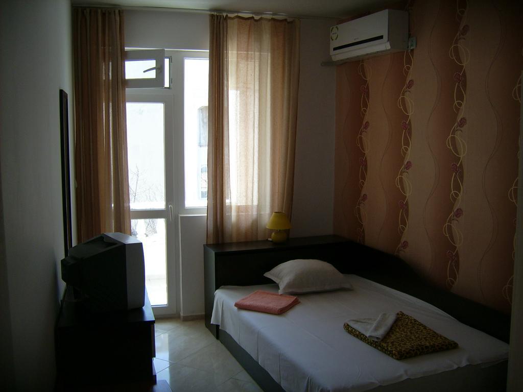 Hotel Pasians Pomorie Exterior photo